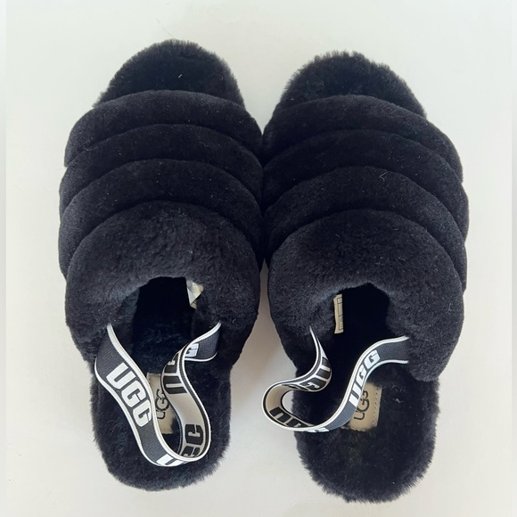 UGG Women’s Fluff Yeah Sheepskin Open Toe Slipper Slide in Black/White, size 9 - Picture 3 of 13